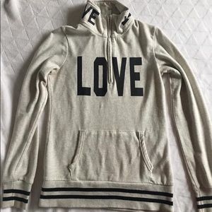Pull over hoodie
